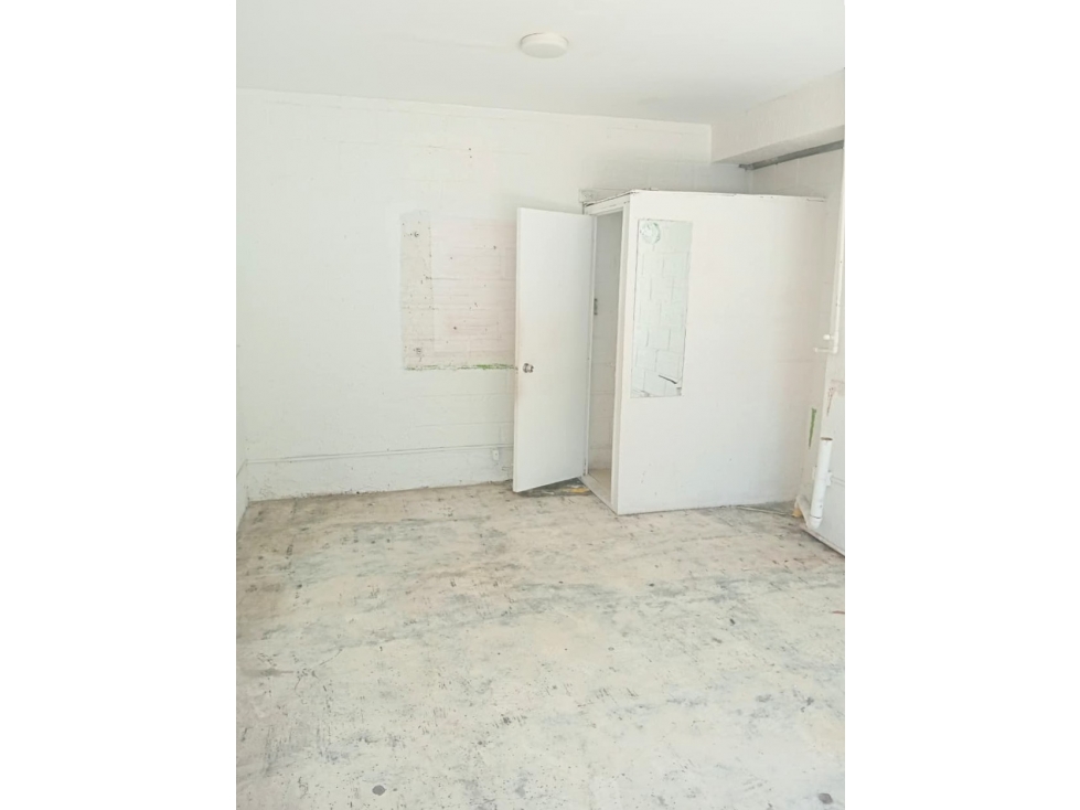 Locales en Arriendo en Itagüí Cerca al Parque Principal - 6