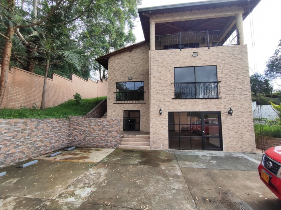 Casa Unifamiliar en Venta en Envigando Loma Del Escobero