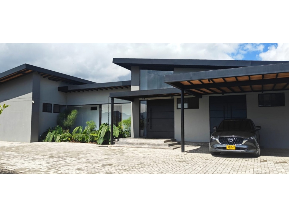 Casa Campestre en Venta en El Retiro, Antioquia - 3