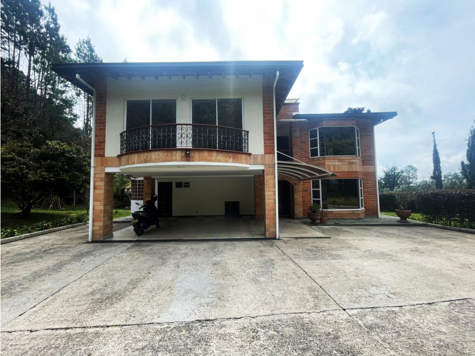 Casa Campestre en Arriendo en Envigado Loma Del Escobero