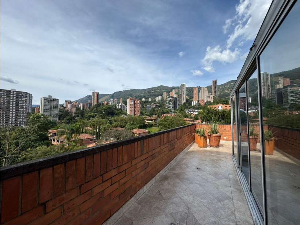 Apartamento Dúplex en Venta en El Poblado San Lucas, Medellín — foto 2