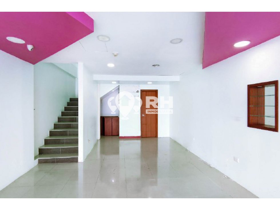 LOCAL COMERCIAL CON MEZANINE EN ALQUILER EN OROPLAZA, MACHALA #LSM