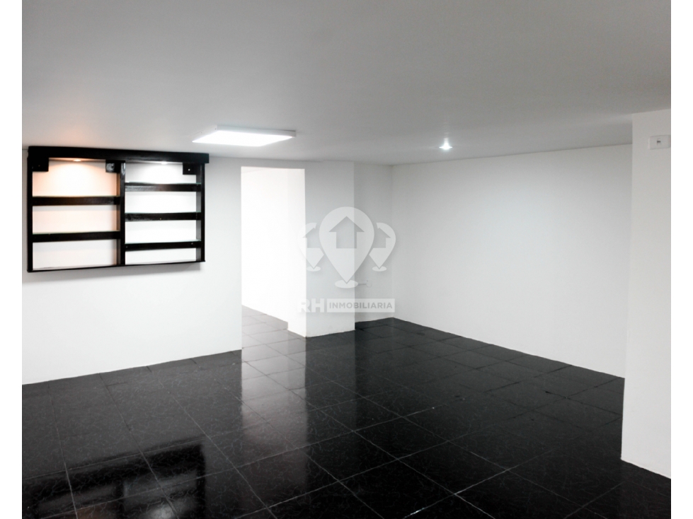 LOCAL COMERCIAL EN ALQUILER EN CENTRO DE MACHALA EN AV PRINCIPAL #LOA