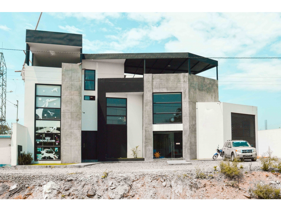 EDIFICIO EN ALQUILER EN VÍA PAJONAL, MACHALA — foto 2