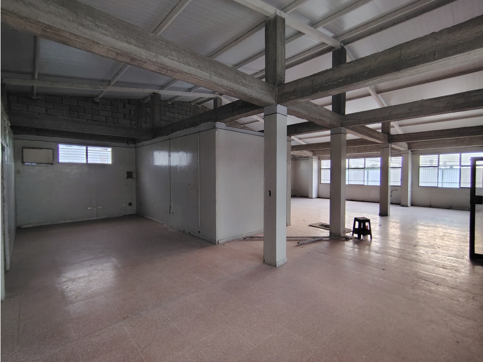 OFICINA EN ALQUILER DE 165 M2 EN MACHALA - 3