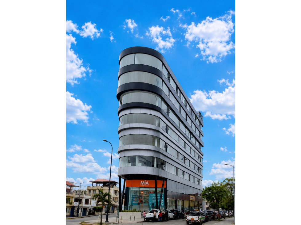 VENTA DE CONSULTORIO MEDICO EN EDICIO PLATINUM SECTOR LA CAROLINA - 1