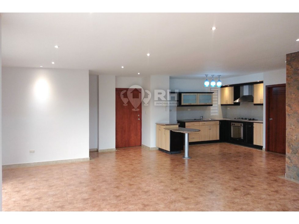 DEPARTAMENTO DE 4 HABITACIONES EN ALQUILER EN UNIORO, MACHALA #GRGS