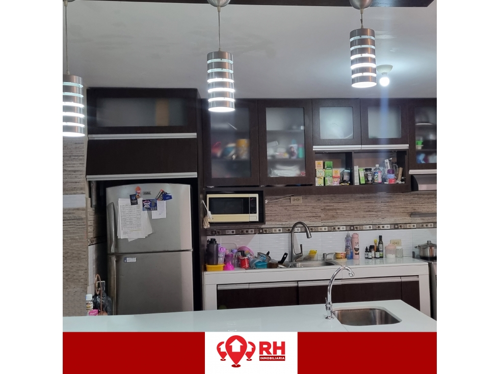 ESPECTACULAR CASA EN VENTA EN URBANIZACION CIUDAD VERDE, MACHALA - 3