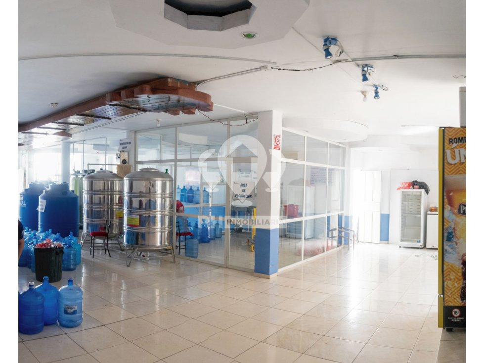 EDIFICIO EN VENTA CON LOCAL COMERCIAL AL NORTE DE MACHALA #RNLP — foto 2
