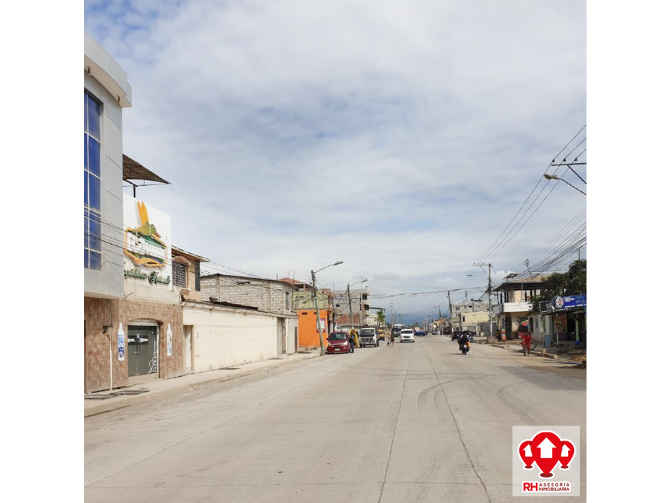 Edificio comercial, 1000m2 y bodega, Machala 884 — foto 4