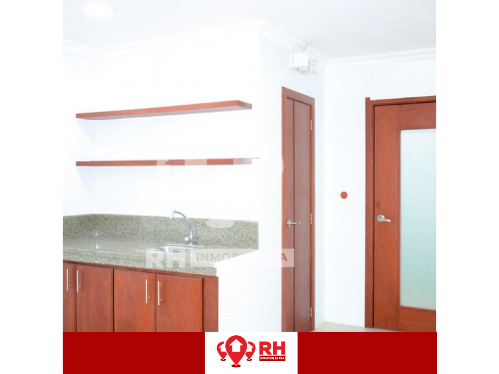 LOCAL COMERCIAL CON MEZANINE EN VENTA EN OROPLAZA, MACHALA #LSMI1 — foto 6