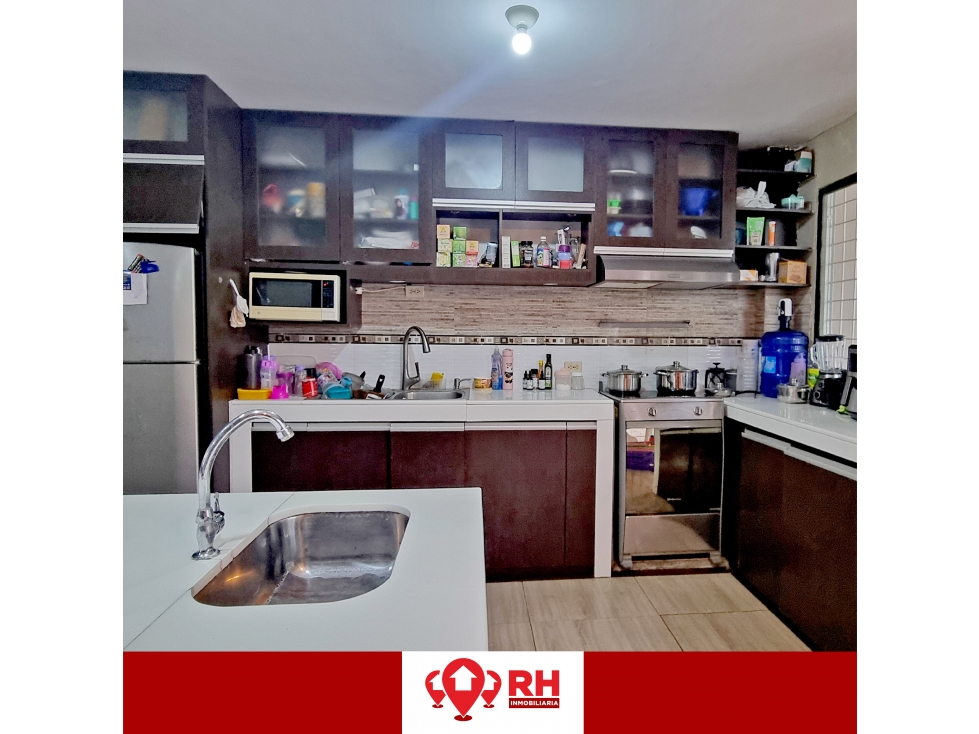 ESPECTACULAR CASA EN VENTA EN URBANIZACION CIUDAD VERDE, MACHALA - 4