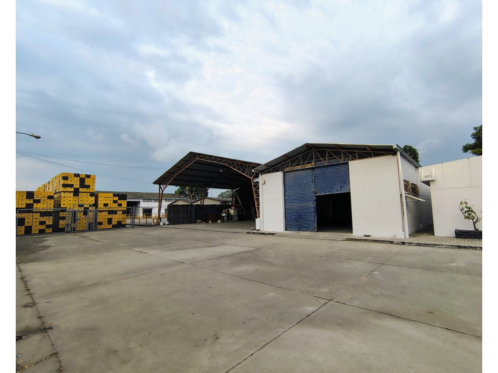 GALPON/BODEGA CERRADO EN ALQUILER DE 244 M2 EN MACHALA - 2