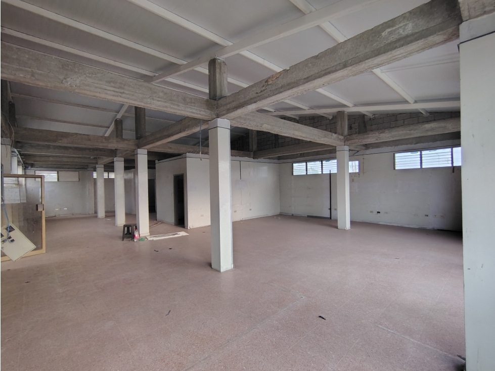 OFICINA EN ALQUILER DE 165 M2 EN MACHALA - 4