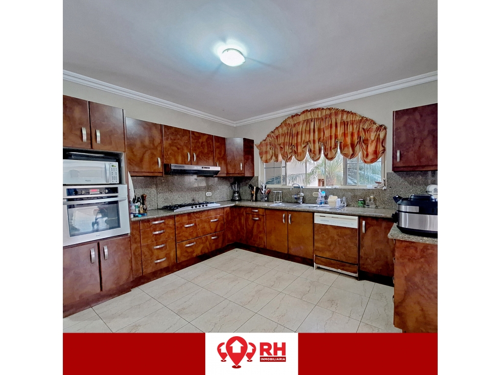 CASA EN VENTA EN LA URBANIZACIÓN EL PORTAL, MACHALA — foto 6