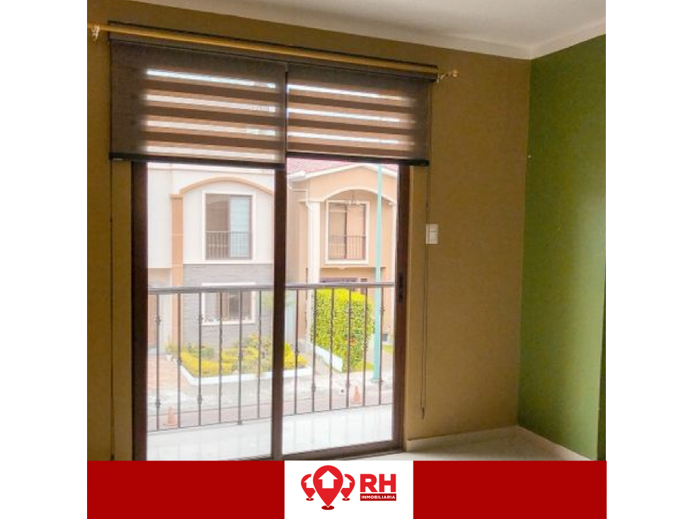 CASA EN VENTA EN URBANIZACIÓN OROCITY 1 , MACHALA #MFCP - 3