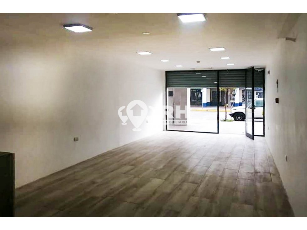 LOCAL COMERCIAL AL CENTRO DE MACHALA EN AVENIDA PRINCIPAL #IP12-4