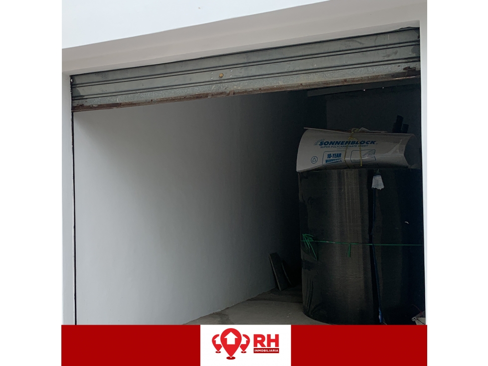 LOCAL COMERCIAL EN ARRIENDO EN LA CALLE NAPOLEON MERA, MACHALA - 3