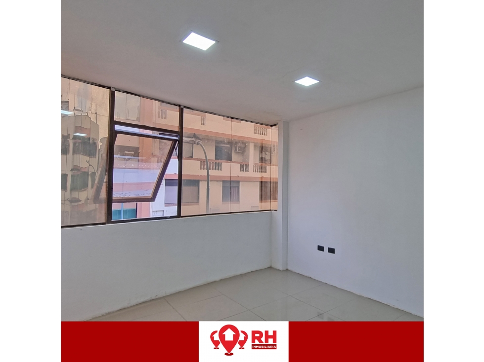 OFICINA EN ARRIENDO EN LA CALLE ROCAFUERTE, MACHALA - 2