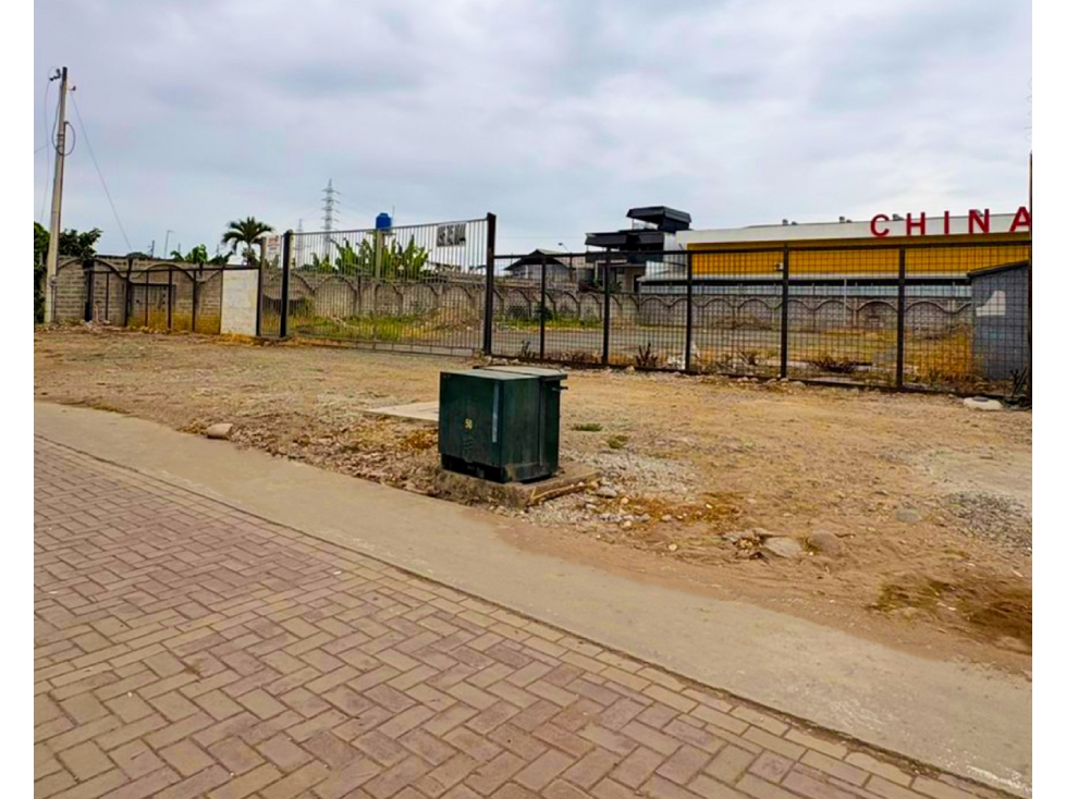 TERRENO EN LA VIA FERROVIARIA JUNTO A CHINA GLOBAL - 3