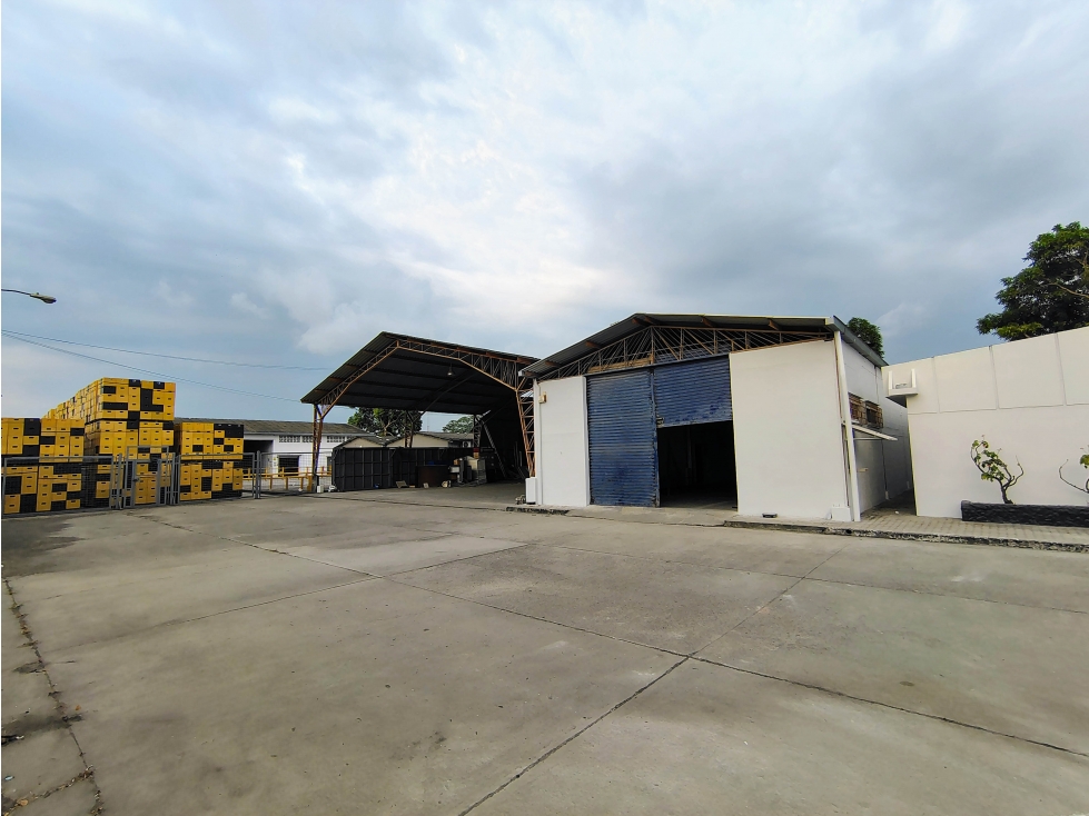 COMPLEJO DE GALPONES Y BODEGAS KAO SPORTS CENTER 410M2 - 1