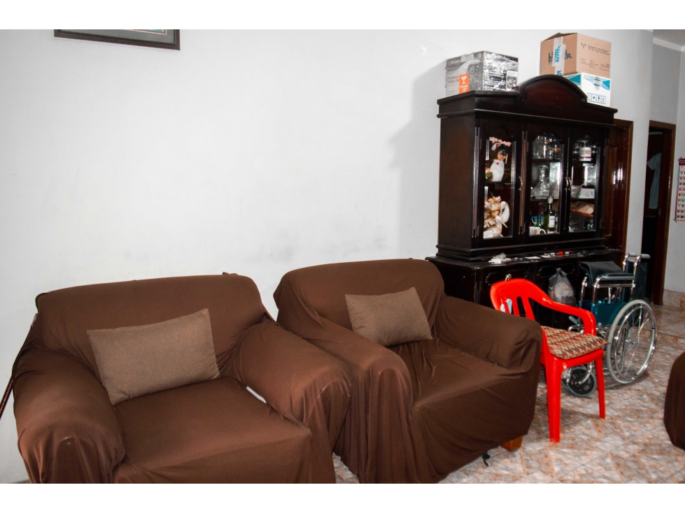 CASA DE 2 PISOS EN AV. LA FERROVIARIA #SHGC — foto 5