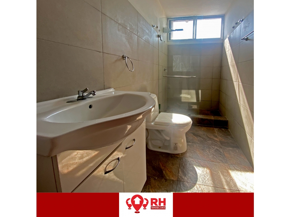 DEPARTAMENTO EN VENTA ENTRE LAS CALLES PASAJE Y SANTA ROSA, MACHALA - 5