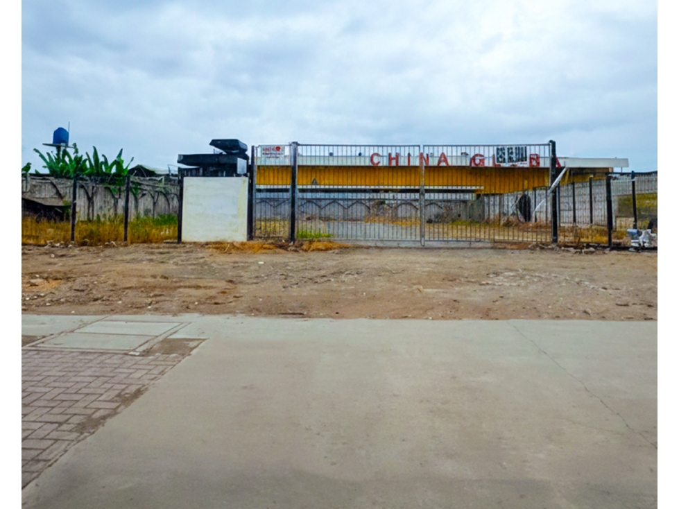 TERRENO EN LA VIA FERROVIARIA JUNTO A CHINA GLOBAL - 1