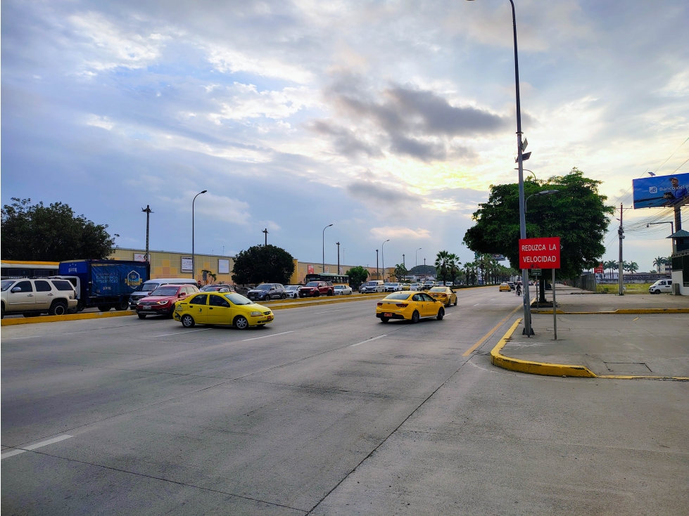 OFICINA EN ALQUILER DE 78 M2 EN MACHALA - 4