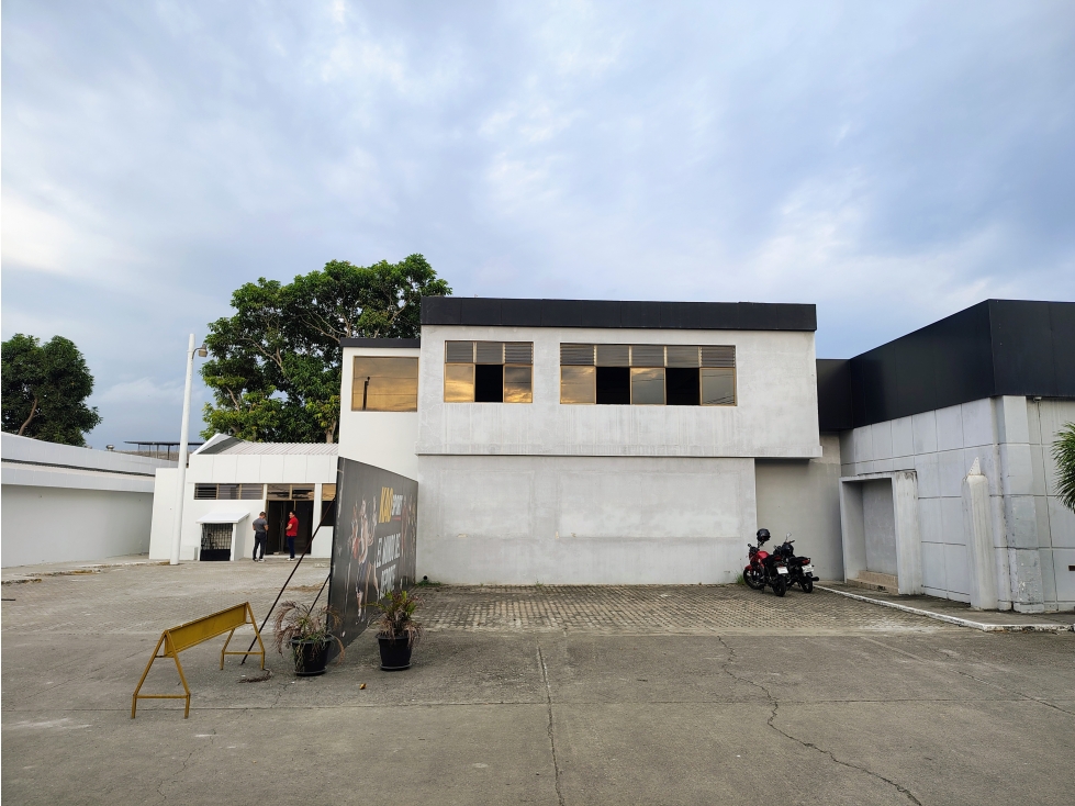 OFICINA EN ALQUILER DE 165 M2 EN MACHALA - 2