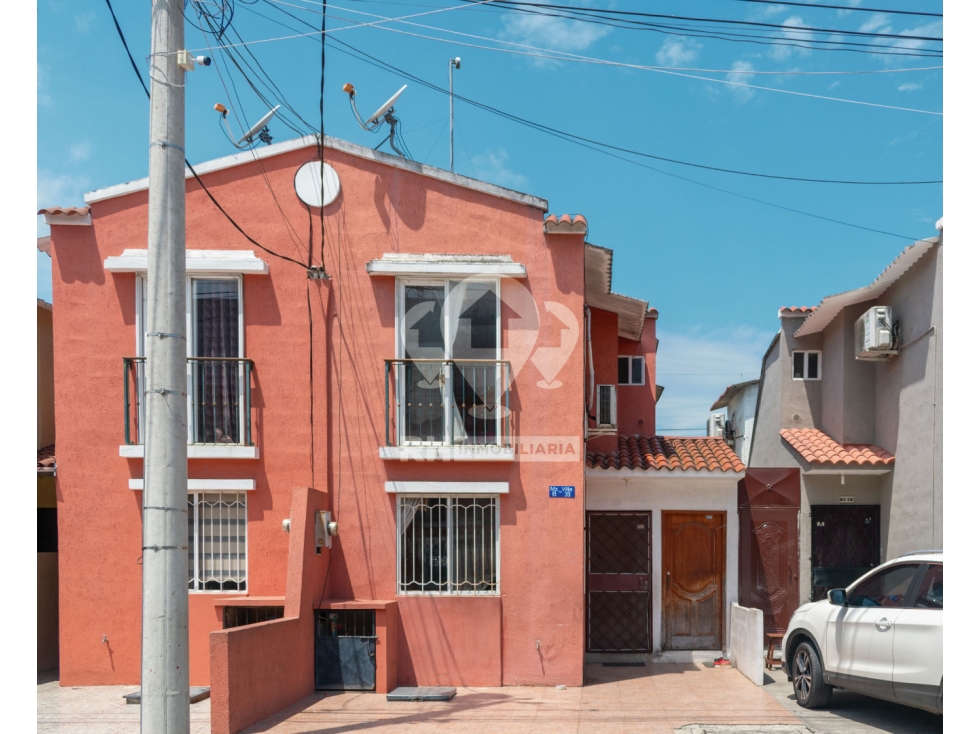 CASA EN VENTA EN URBANIZACIÓN SANTA INÉS #BTR