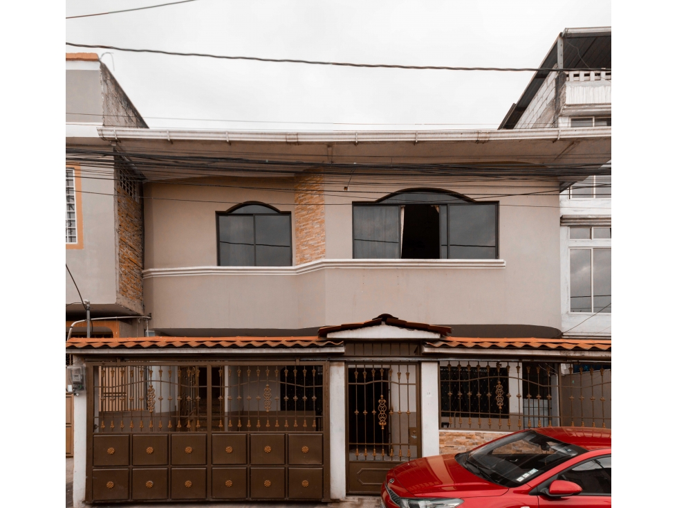 CASA DE 2 PISOS EN AV. LA FERROVIARIA #SHGC