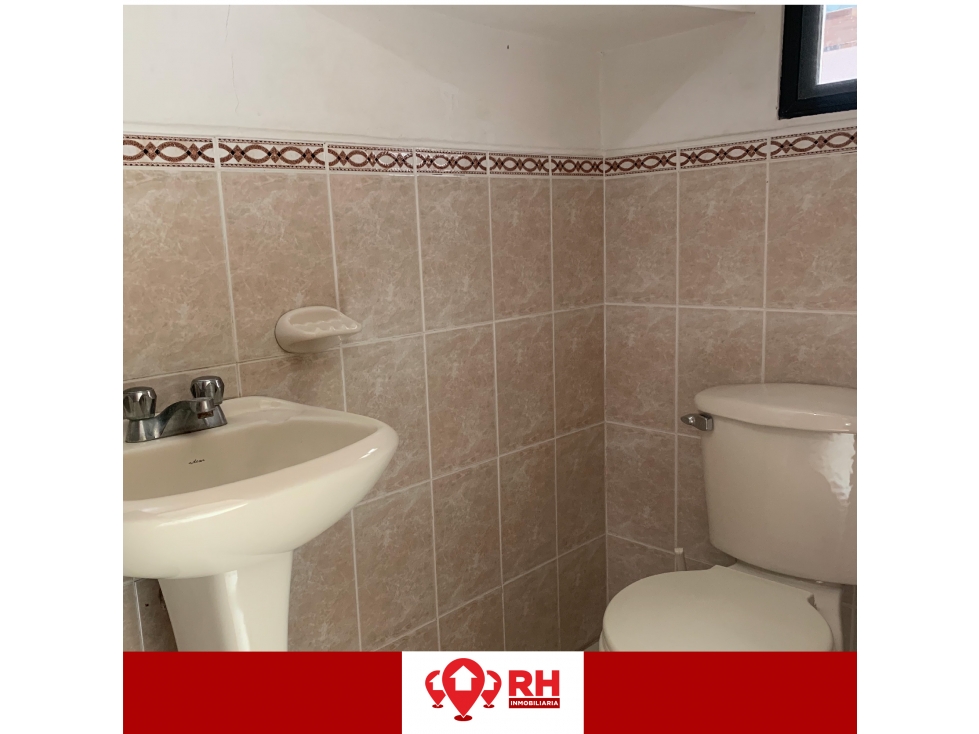 CASA AMOBLADA EN ARRIENDO EN URBANIZACIÓN CIUDAD VERDE, MACHALA - 4