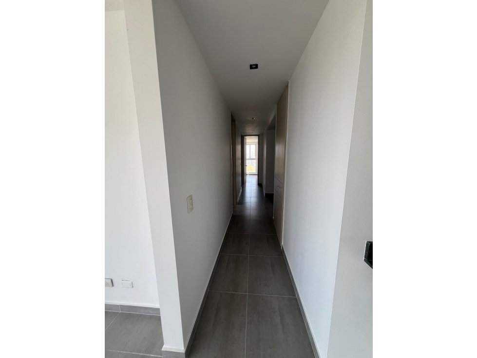 ARRIENDO APARTAMENTO PORTAL DE GENOVES — foto 2