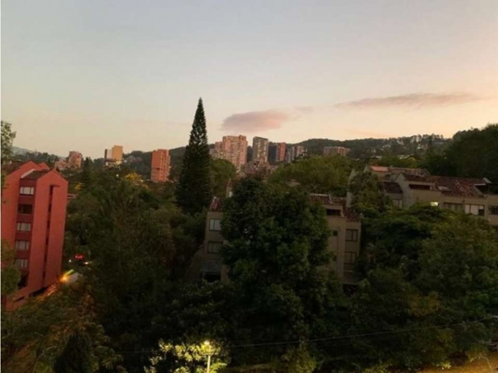 Alquilo apartaestudio amoblado cercanías al parque lleras — foto 2
