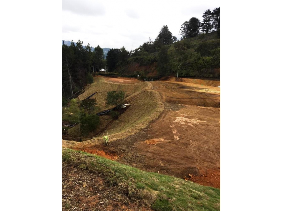 Vendo lote en vereda Yarumal de Rionegro Antioquia a eje de vía — foto 4