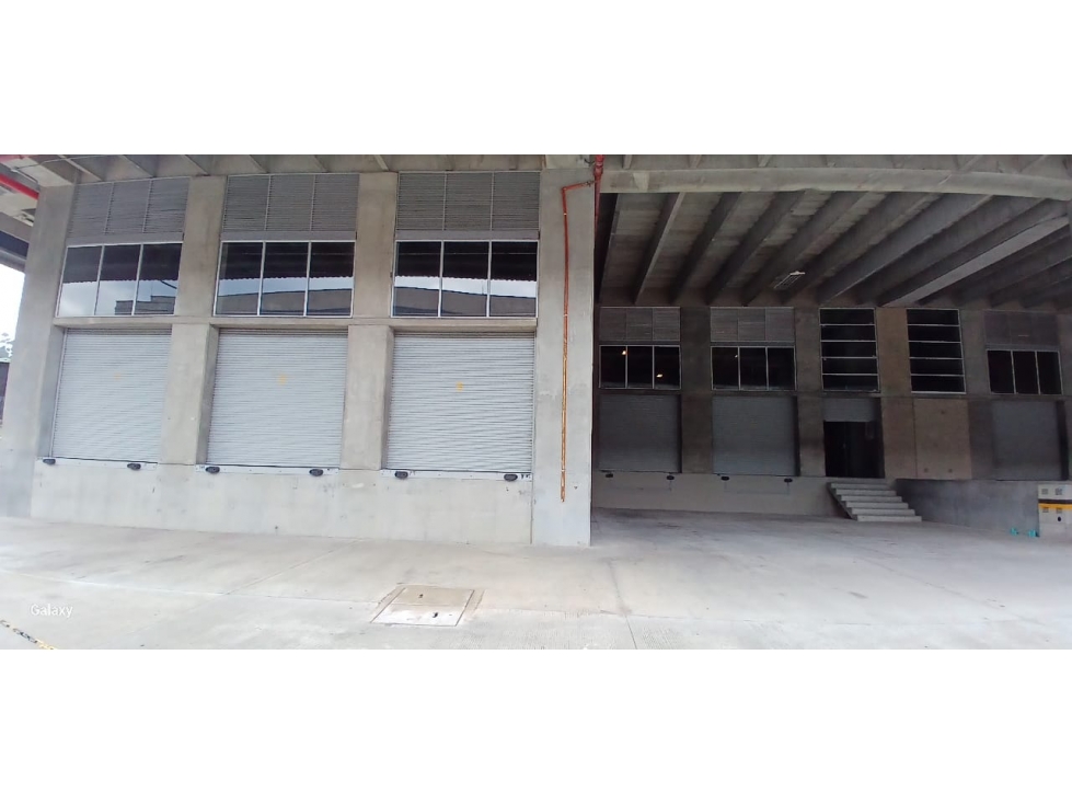 DISPONIBLE BODEGA LOGÍSTICA UNIDAD CERRADA ÁREA TOTAL: 2877 M2 - 2