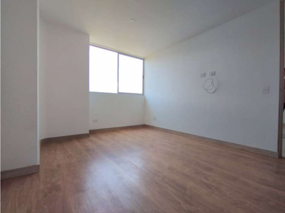 Vendo apartamento en el poblado cerca al parque y estación metro — foto 2