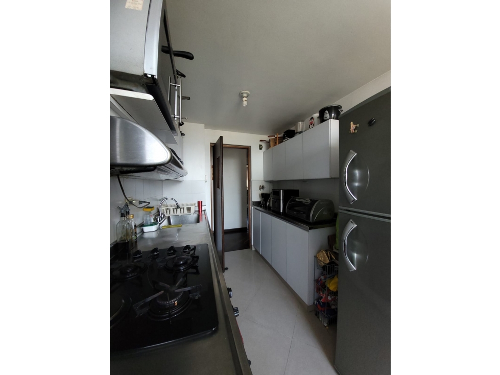 VENDO APARTAMENTO EN LA LOMA DE LOS BERNAL 105 M2