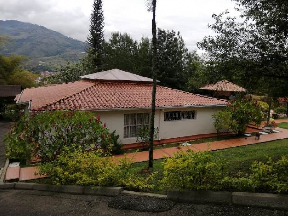 Espectacular Propiedad Campestre en Venta Copacabana! cerca al parque. — foto 4