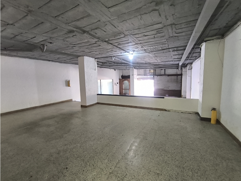 Alquilo local comercial en el parque de Bolívar excelente ubicación — foto 4
