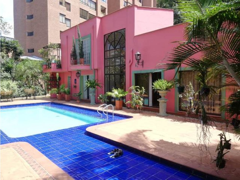 VENDO CASA LOTE CON PISCINA CERCA AL PARQUE LLERAS 1050 M2 — foto 2