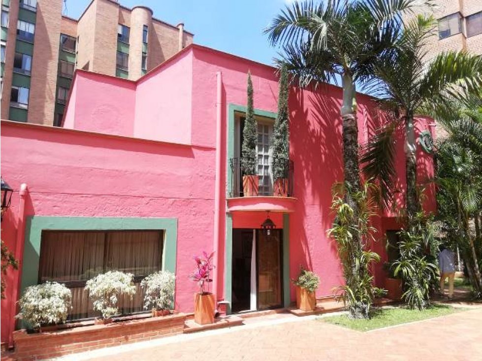 VENDO CASA LOTE CON PISCINA CERCA AL PARQUE LLERAS 1050 M2 — foto 3