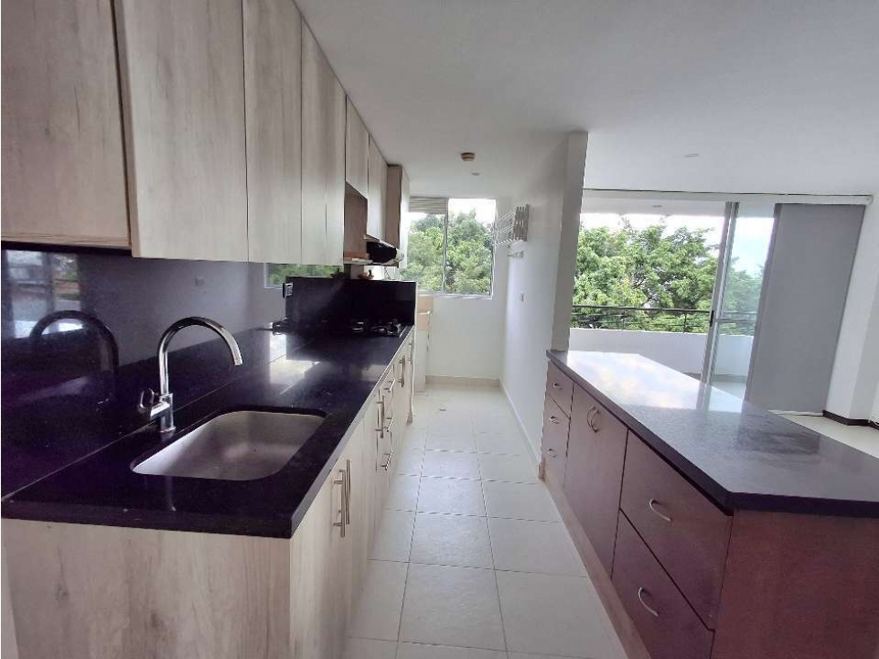 ARRIENDO APARTAMENTO CERCA COLEGIO CUMBRES, ENVIGADO 78 M2