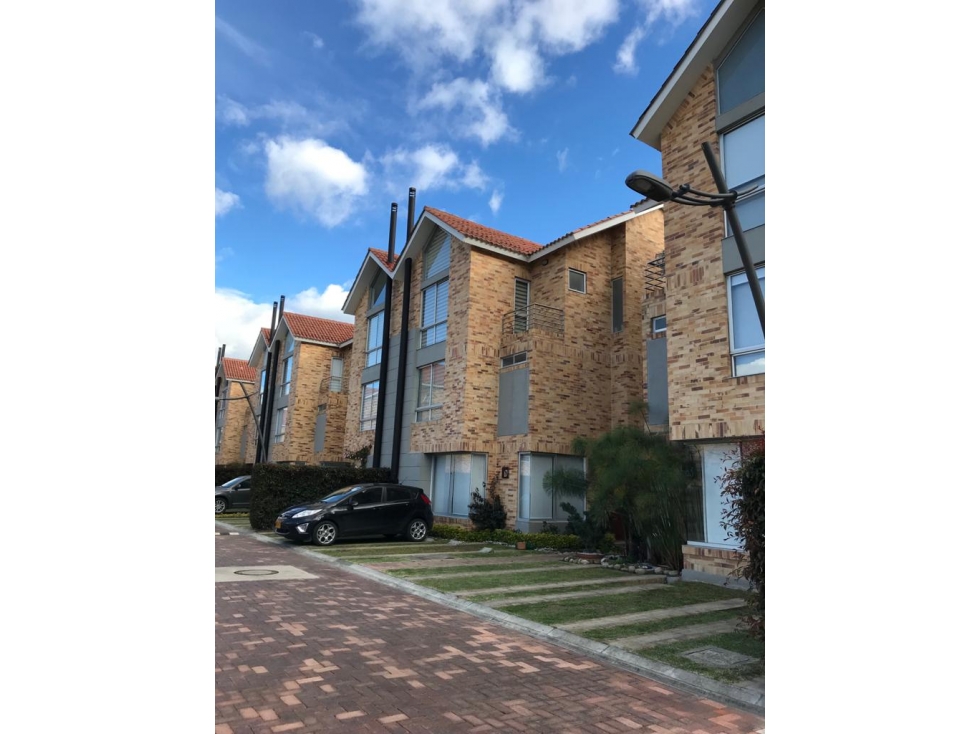 casa en venta Chia Pinares