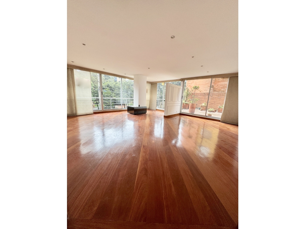 VENDEMOS SANTA PAULA APARTAMENTO CON TERRAZA — foto 2