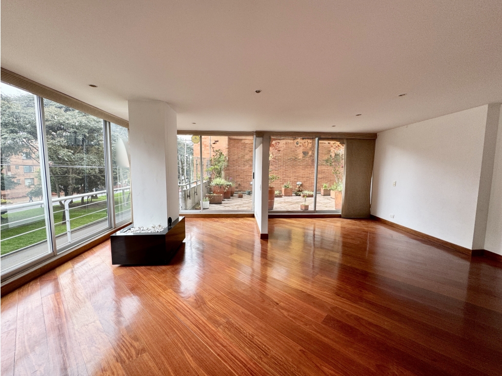 VENDEMOS SANTA PAULA APARTAMENTO CON TERRAZA