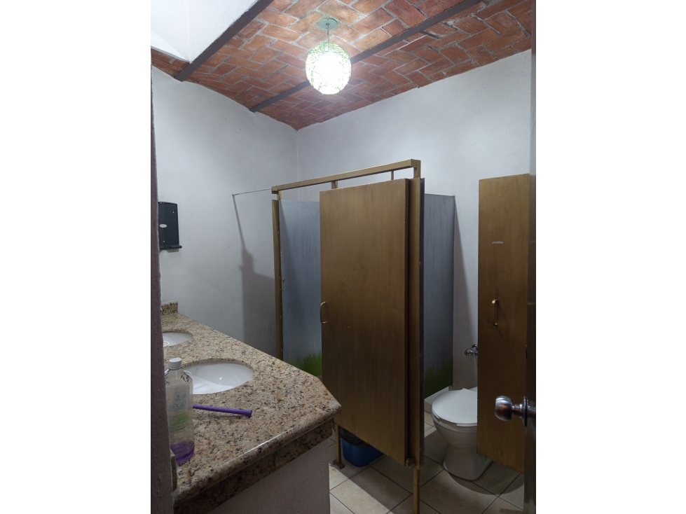 SE RENTA TERRAZA COMERCIAL EN PARQUES DE TLAQUEPAQUE - 4
