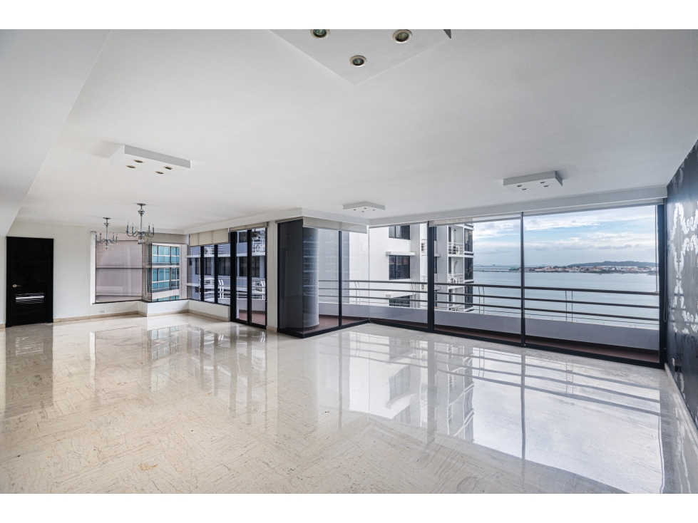 PH DELFINES - AVENIDA BALBOA - ALQUILER Y VENTA