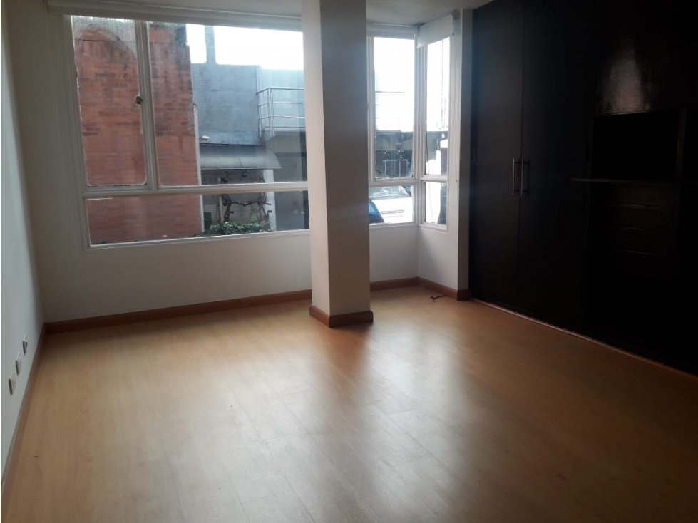 PARA INVERSIONISTAS !!!SE VENDE APARTAMENTO ARRENDADO EN LOS ROSALES.A